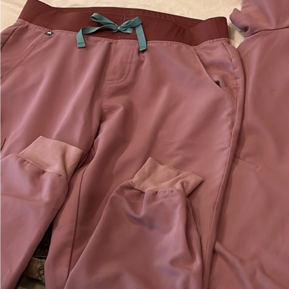 Figs mineral mauve joggers